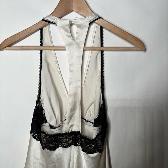 Victoria's Secret V-Neck Lace Satin Teddy size Small - Picture 6 of 13